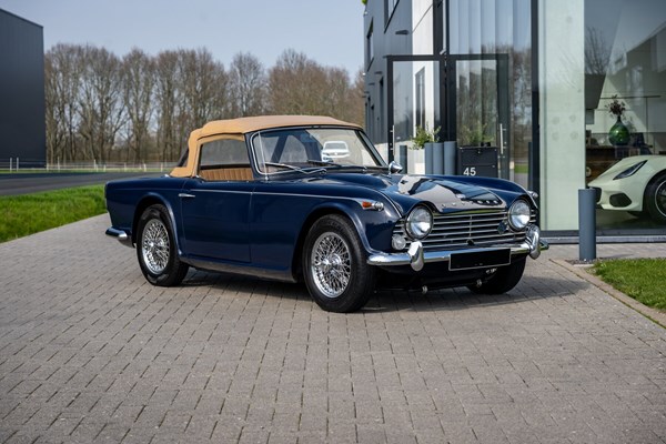 Triumph TR4A IRS