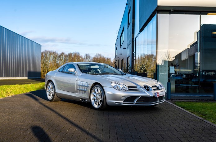 Mercedes-Benz SLR