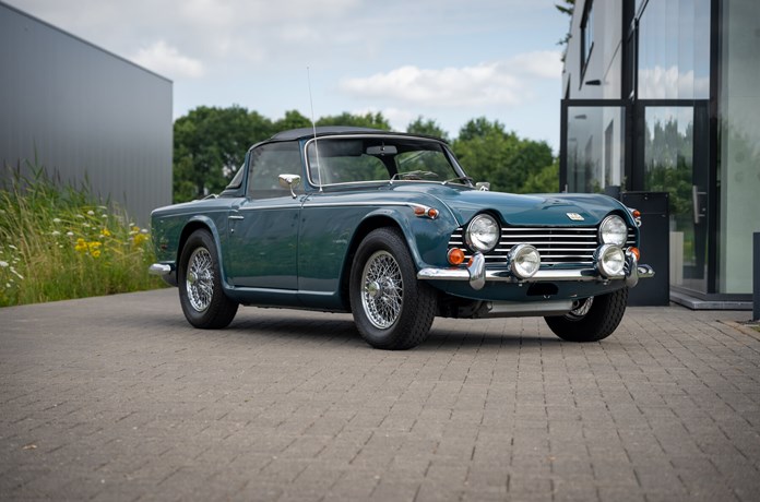 Triumph TR250