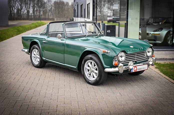 Triumph TR4